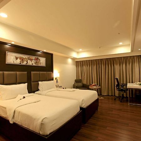 Goutham Grand Hotel - Tenali 비자야와다 외부 사진